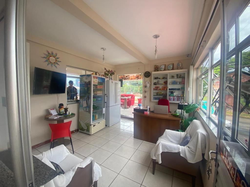 Hotel Veneza Scorsatto Passo Fundo Buitenkant foto